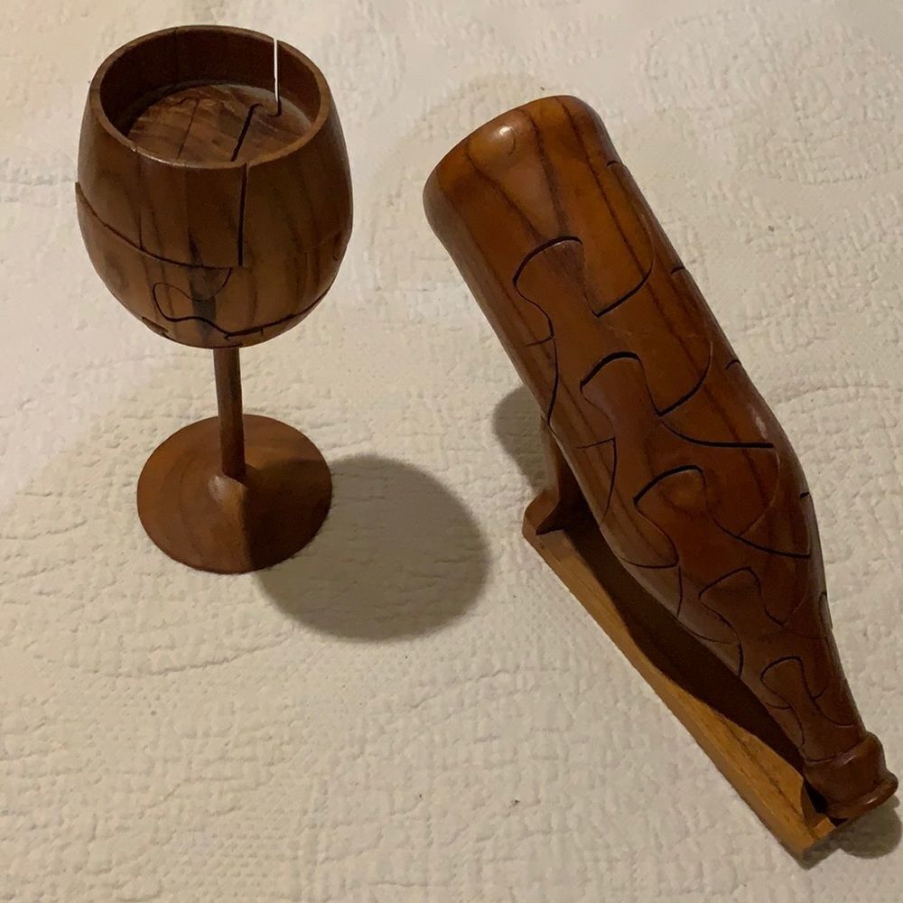 Wine and wine glass puzzle decor